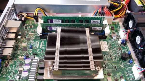 Mounting the ram in the server